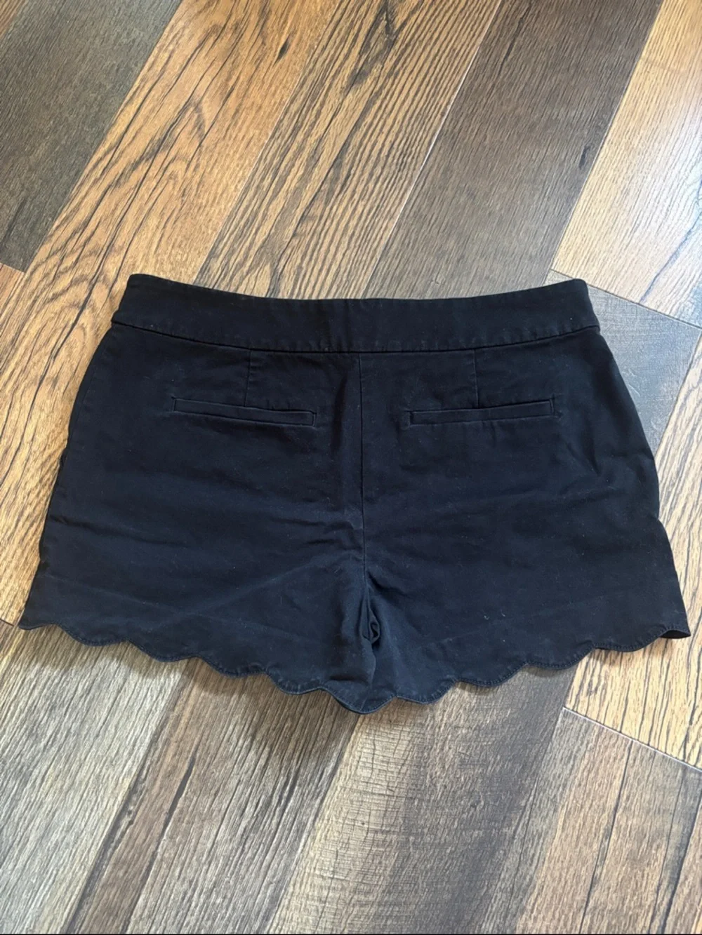 LOFT Black Scallop Hem The Riviera Short High Waist Women's Shorts Size 8 - Picture 2 of 5